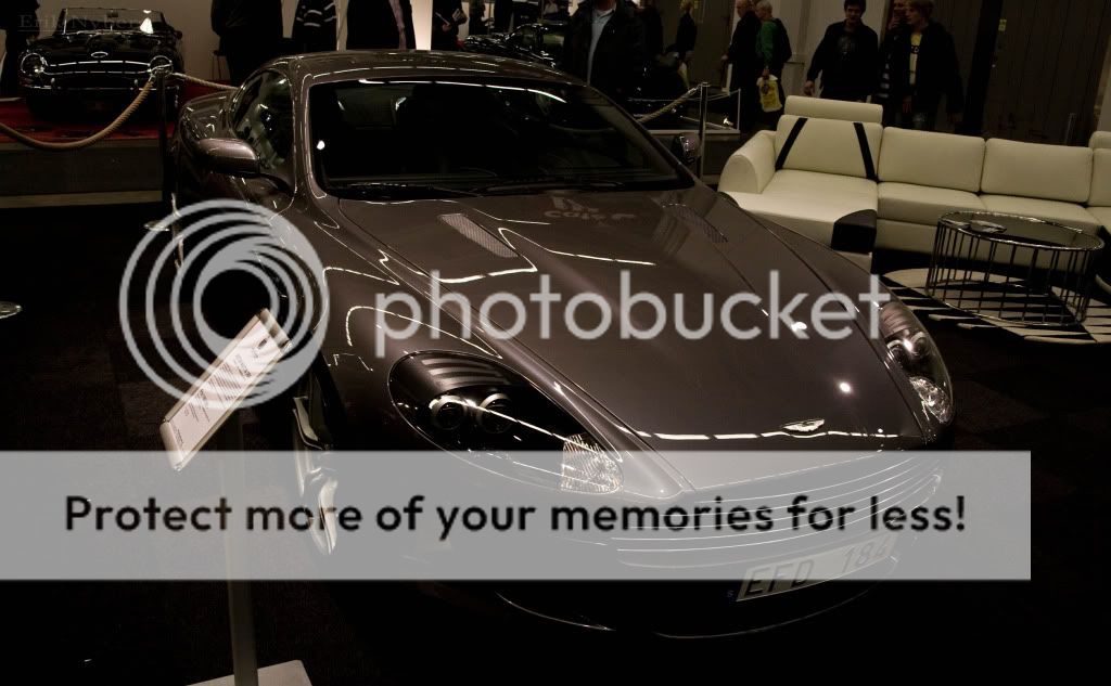 http://i856.photobucket.com/albums/ab125/Masquerade17/Motorshow2/IMG_3473.jpg